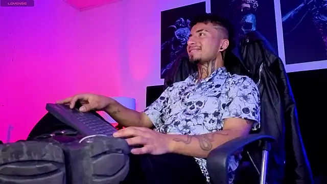 Snapshot of JuanCamiilo_66 chatting on 21, 3, 2026 JuanCamiilo 66 online show from 21, 3, 2026