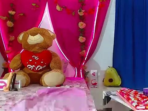 Snapshot of natashakissess chatting on 16, 10, 2025 natashakissess online show from 16, 10, 2025