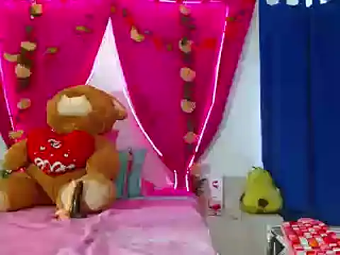 Snapshot of natashakissess chatting on 22, 10, 2025 natashakissess online show from 22, 10, 2025