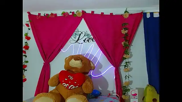 Snapshot of natashakissess chatting on 18, 2, 2026 natashakissess online show from 18, 2, 2026