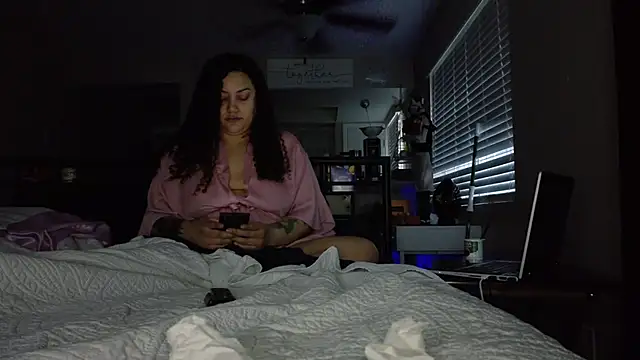 honeeyyy pot online show from 11, 10, 2025