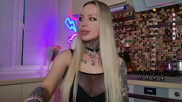 Snapshot of 2badforyou chatting on 11, 1, 2025 2badforyou online show from 11, 1, 2025