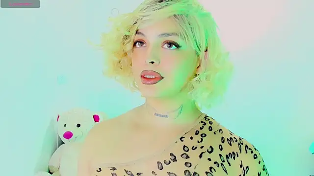 Snapshot of Emmaa_Saenz_ chatting on 2, 3, 2026 Emmaa Saenz online show from 2, 3, 2026