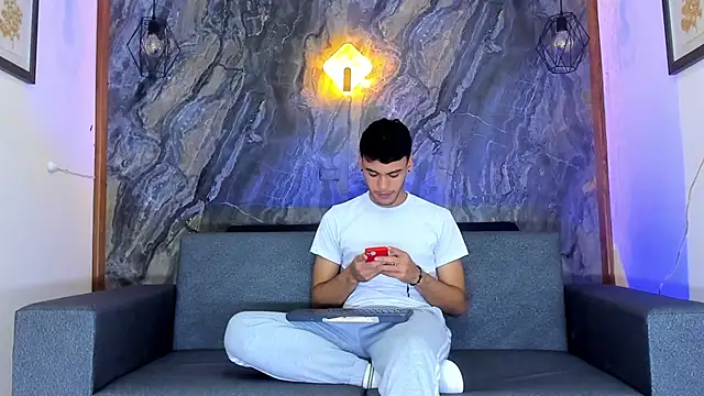 liam genner  online show from 1, 12, 2024