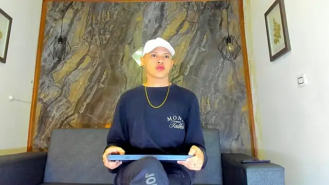 liam genner  online show from 12, 2, 2025