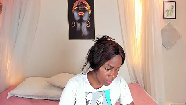 Snapshot of Kenia_Montez chatting on 18, 1, 2025 Kenia Montez online show from 18, 1, 2025