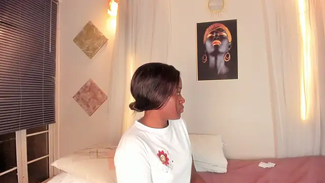 Snapshot of Kenia_Montez chatting on 24, 1, 2025 Kenia Montez online show from 24, 1, 2025