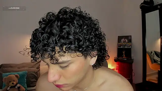 Curlblue online show from 16, 12, 2025