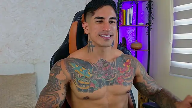Snapshot of AdanReilly chatting on 20, 2, 2025 AdanReilly online show from 20, 2, 2025