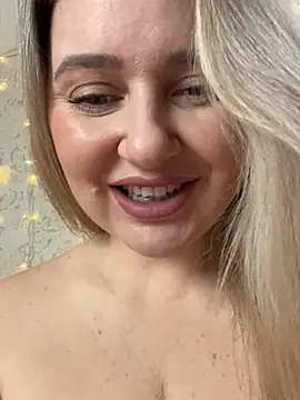 LadyLolyPop  online show from 5, 1, 2025