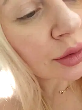 Snapshot of LadyLolyPop_ chatting on 2, 4, 2026 LadyLolyPop online show from 2, 4, 2026