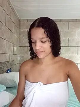 Snapshot of By_Aninha chatting on 7, 4, 2026 By Aninha online show from 7, 4, 2026