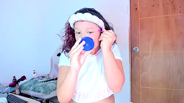 Emily Coper18 online show from 1, 5, 2026