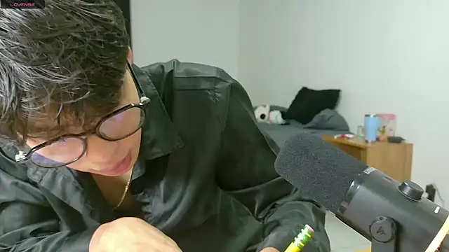 Snapshot of Jacotnk chatting on 6, 10, 2025 Jacotnk online show from 6, 10, 2025