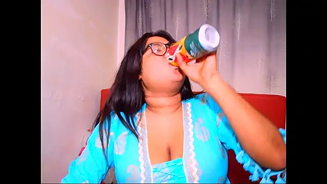 Snapshot of Indian_Lola00 chatting on 28, 11, 2025 Indian Lola00 online show from 28, 11, 2025