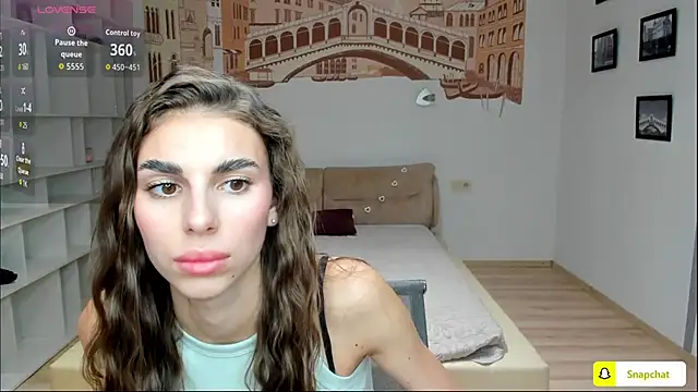 Snapshot of EmmyGreans chatting on 9, 10, 2025 EmmyGreans online show from 9, 10, 2025