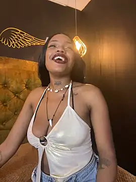 Snapshot of CrystalBrooke3x chatting on 7, 3, 2025 CrystalBrooke3x online show from 7, 3, 2025