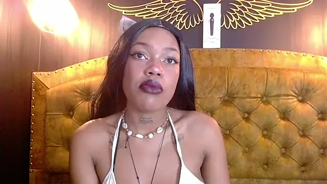 Snapshot of CrystalBrooke3x chatting on 7, 3, 2025 CrystalBrooke3x online show from 7, 3, 2025