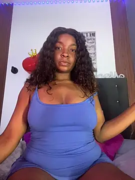 Snapshot of Reina_Love2 chatting on 22, 5, 2026 Reina Love2 online show from 22, 5, 2026
