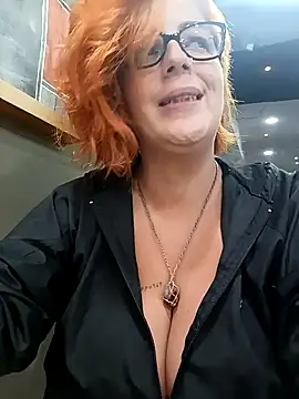 Snapshot of Escarlate4you_ chatting on 22, 10, 2025 Escarlate4you  online show from 22, 10, 2025