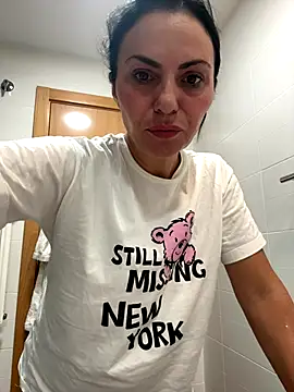 KimKelly13 online show from 2, 10, 2025