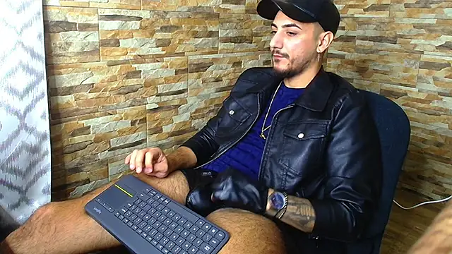 Snapshot of AndrewBanner chatting on 2, 12, 2024 AndrewBanner online show from 2, 12, 2024
