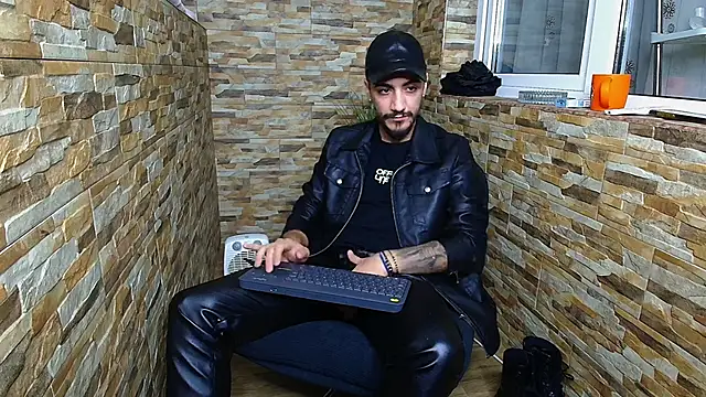 Snapshot of AndrewBanner chatting on 13, 1, 2025 AndrewBanner online show from 13, 1, 2025
