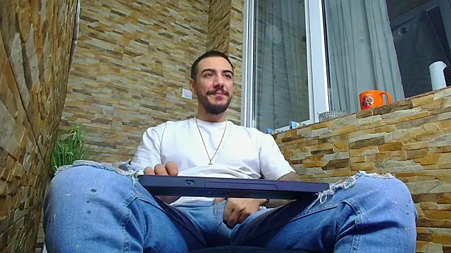 Snapshot of AndrewBanner chatting on 15, 1, 2025 AndrewBanner online show from 15, 1, 2025