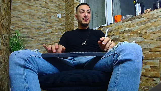 Snapshot of AndrewBanner chatting on 17, 1, 2025 AndrewBanner online show from 17, 1, 2025