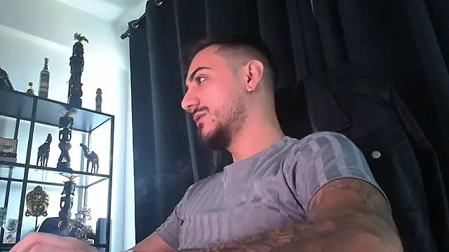Snapshot of AndrewBanner chatting on 17, 3, 2025 AndrewBanner online show from 17, 3, 2025