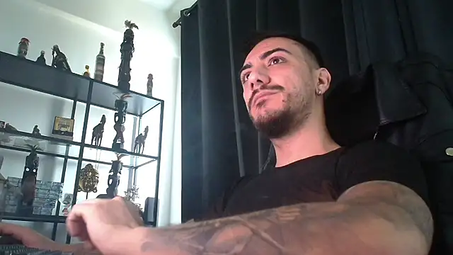 Snapshot of AndrewBanner chatting on 18, 3, 2025 AndrewBanner online show from 18, 3, 2025