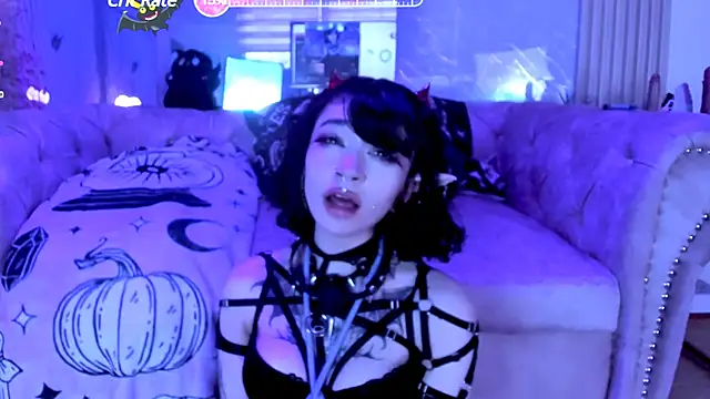 zephirahabney online show from 30, 1, 2025