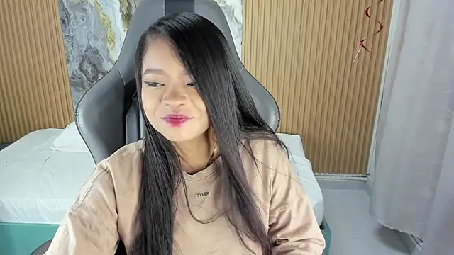 Lili 16 online show from 21, 11, 2025