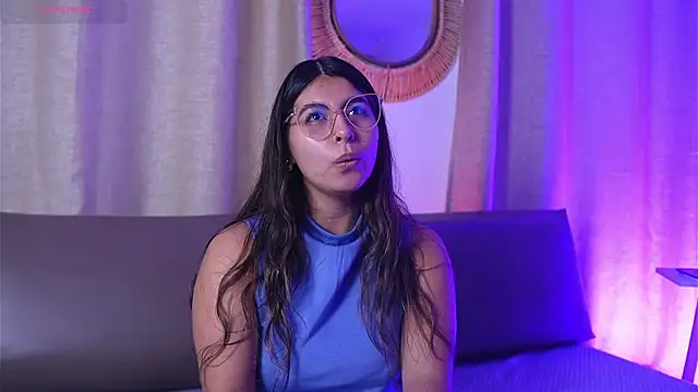 Snapshot of ShelleyMorell chatting on 3, 11, 2025 ShelleyMorell online show from 3, 11, 2025