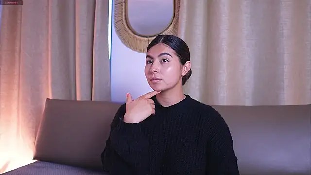 Snapshot of ShelleyMorell chatting on 18, 11, 2025 ShelleyMorell online show from 18, 11, 2025