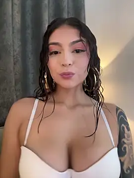 Snapshot of CHERRYY_BOMB_ chatting on 8, 6, 2026 CHERRYY BOMB online show from 8, 6, 2026