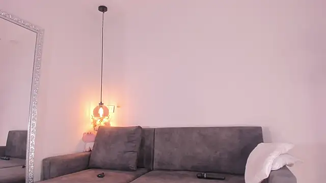 Isabella francoo online show from 6, 10, 2025