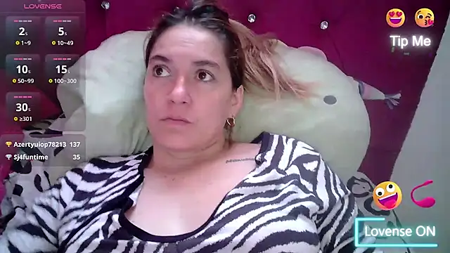 Izury Blondee online show from 28, 2, 2025