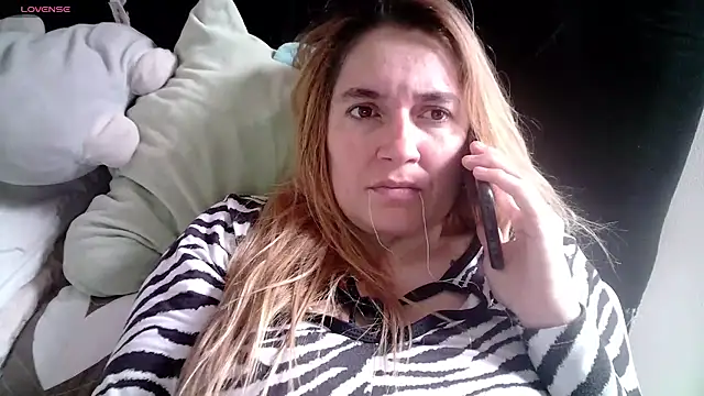 Izury Blondee online show from 28, 2, 2025