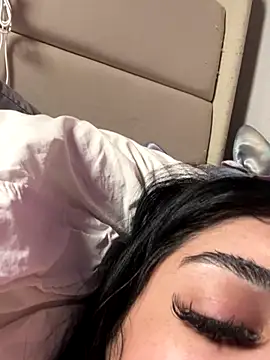 Snapshot of ThickerThanYoBitch chatting on 13, 10, 2025 ThickerThanYoBitch online show from 13, 10, 2025