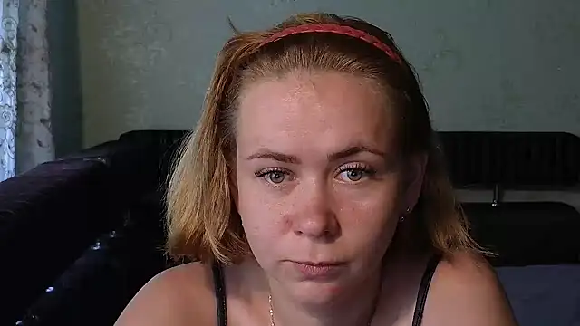 Riley Roo online show from 30, 6, 2026