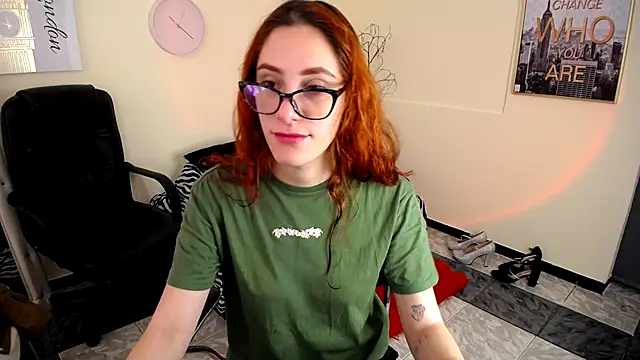 Snapshot of IsaBaileys_ chatting on 11, 3, 2025 IsaBaileys  online show from 11, 3, 2025