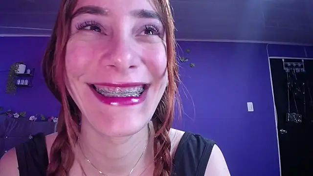 Snapshot of IsaBaileys_ chatting on 25, 9, 2025 IsaBaileys  online show from 25, 9, 2025