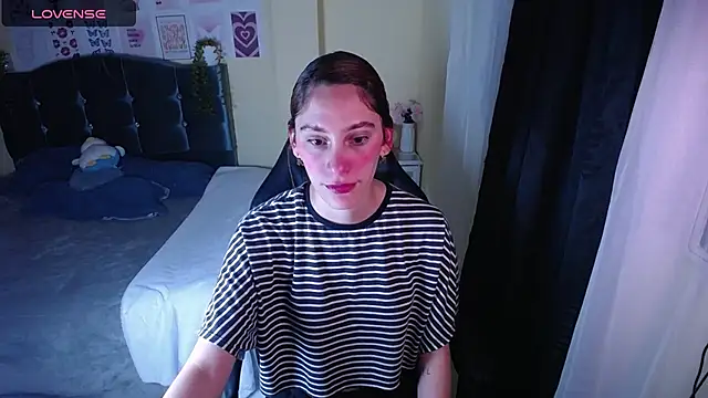 Snapshot of IsaBaileys_ chatting on 6, 3, 2026 IsaBaileys online show from 6, 3, 2026
