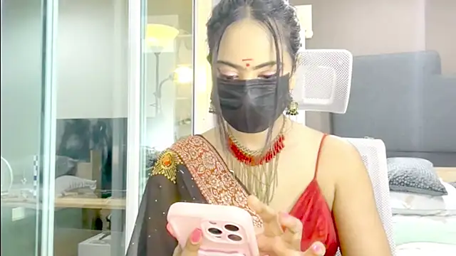 Snapshot of Monalisadon018 chatting on 16, 11, 2025 Monalisadon018 online show from 16, 11, 2025