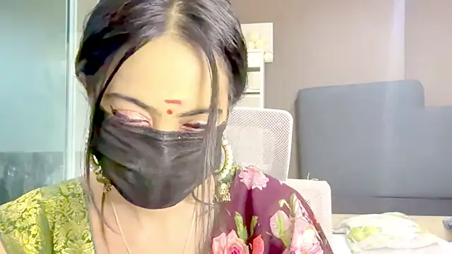 Snapshot of Monalisadon018 chatting on 4, 12, 2025 Monalisadon018 online show from 4, 12, 2025