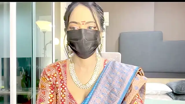 Snapshot of Monalisadon018 chatting on 16, 12, 2025 Monalisadon018 online show from 16, 12, 2025