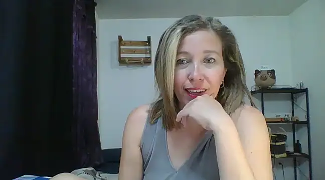 Snapshot of charlott_ponce chatting on 26, 12, 2024 charlott ponce online show from 26, 12, 2024