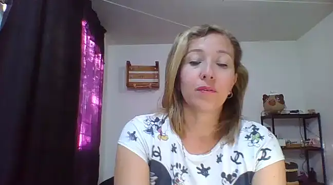 Snapshot of charlott_ponce chatting on 9, 1, 2025 charlott ponce online show from 9, 1, 2025