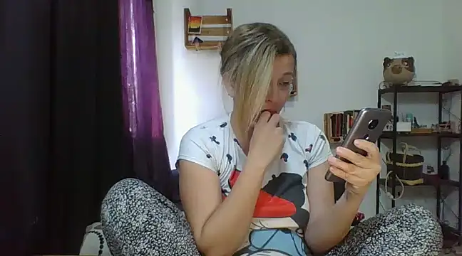 Snapshot of charlott_ponce chatting on 23, 1, 2025 charlott ponce online show from 23, 1, 2025